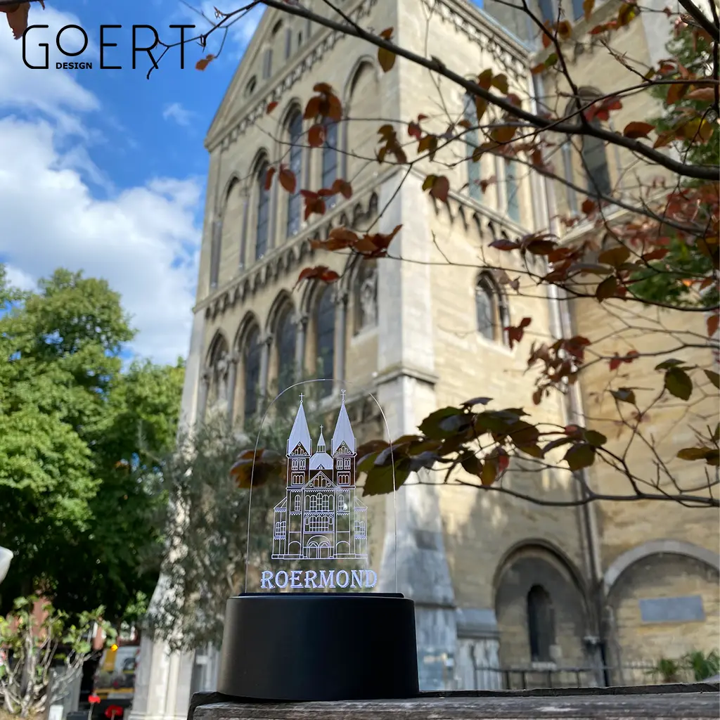 LED-lamp van de Munsterkerk in Roermond, voor de Munsterkerk.